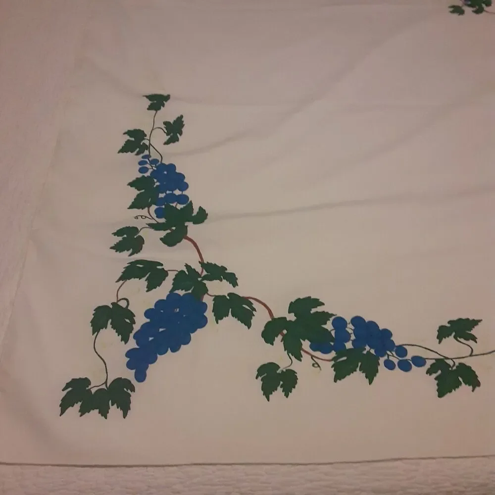 Vintage Grape Vine Tablecloth 62x78 Retro Versatile NOTE